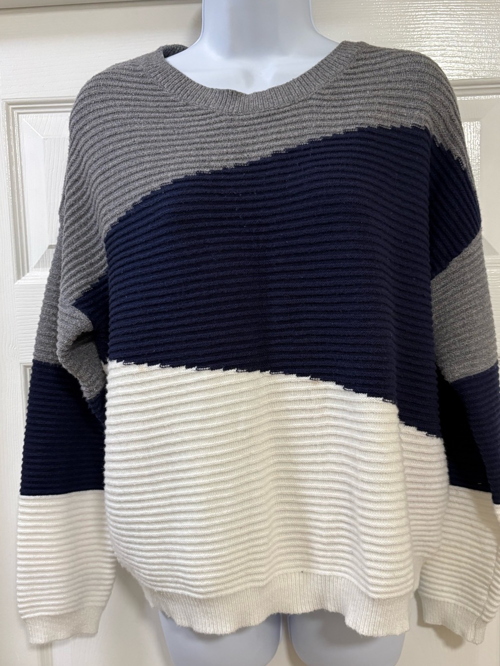 Chico.com color block crew neck sweater
